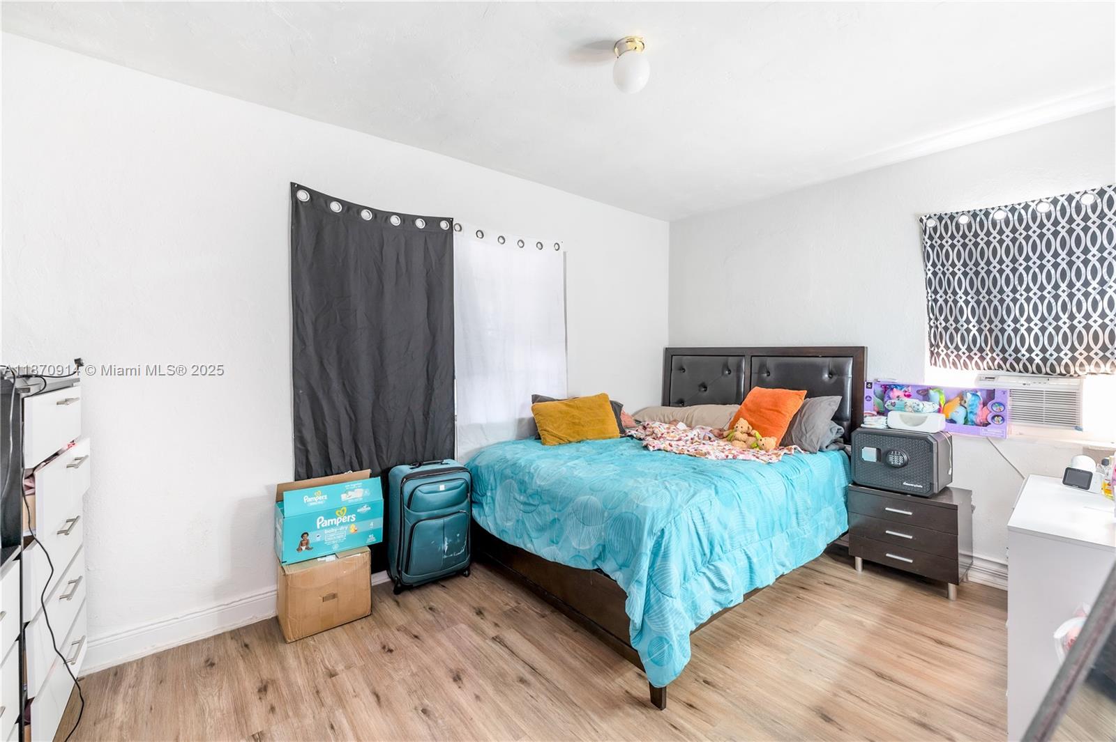 See details / 2318 sq. ft. $ 2025-09-02 0 Photo