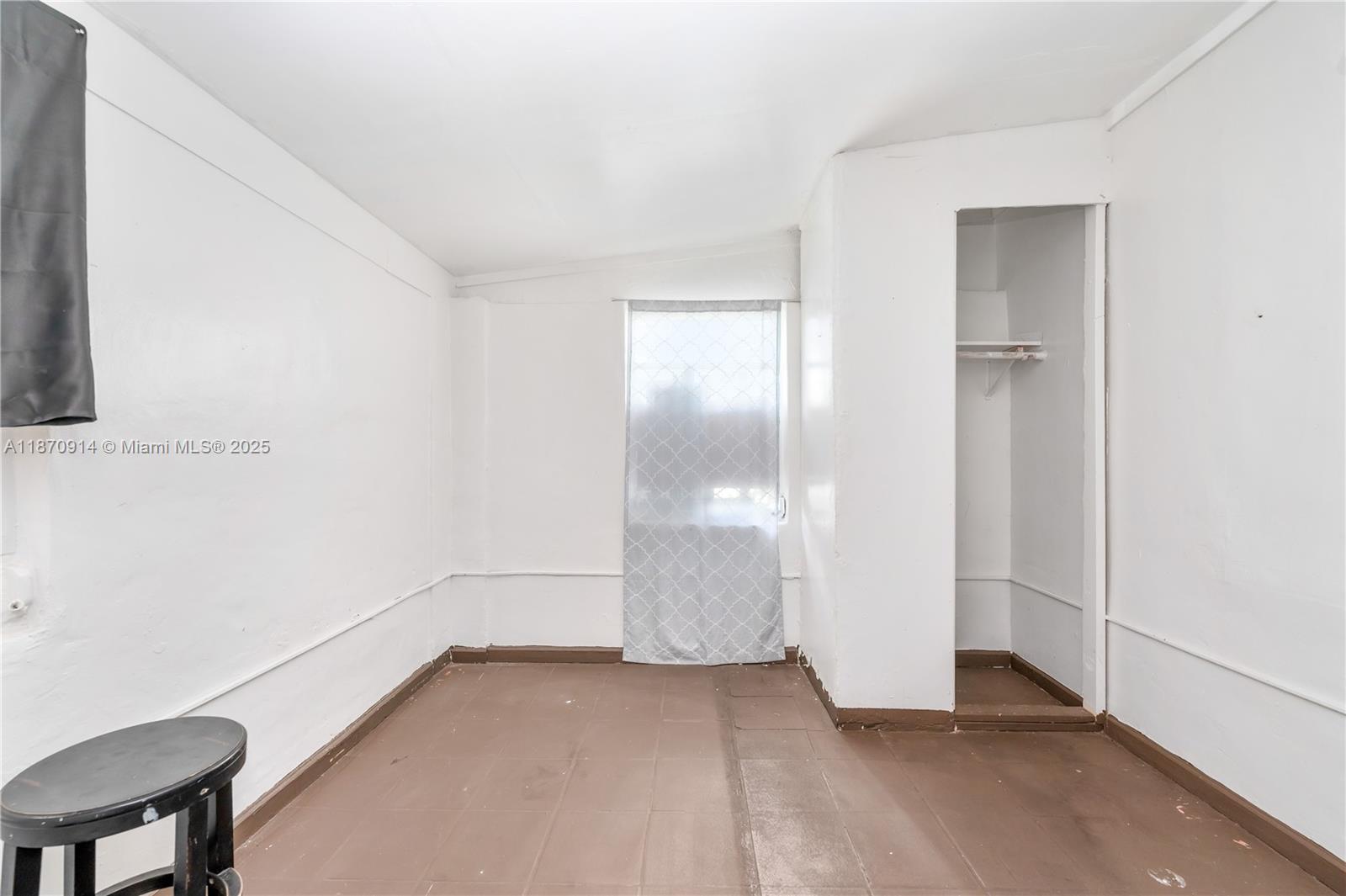 See details / 2318 sq. ft. $ 2025-09-02 0 Photo