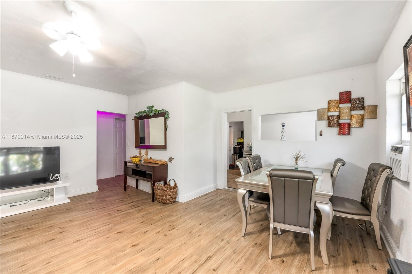 See details / 2318 sq. ft. $ 2025-09-02 0 Photo