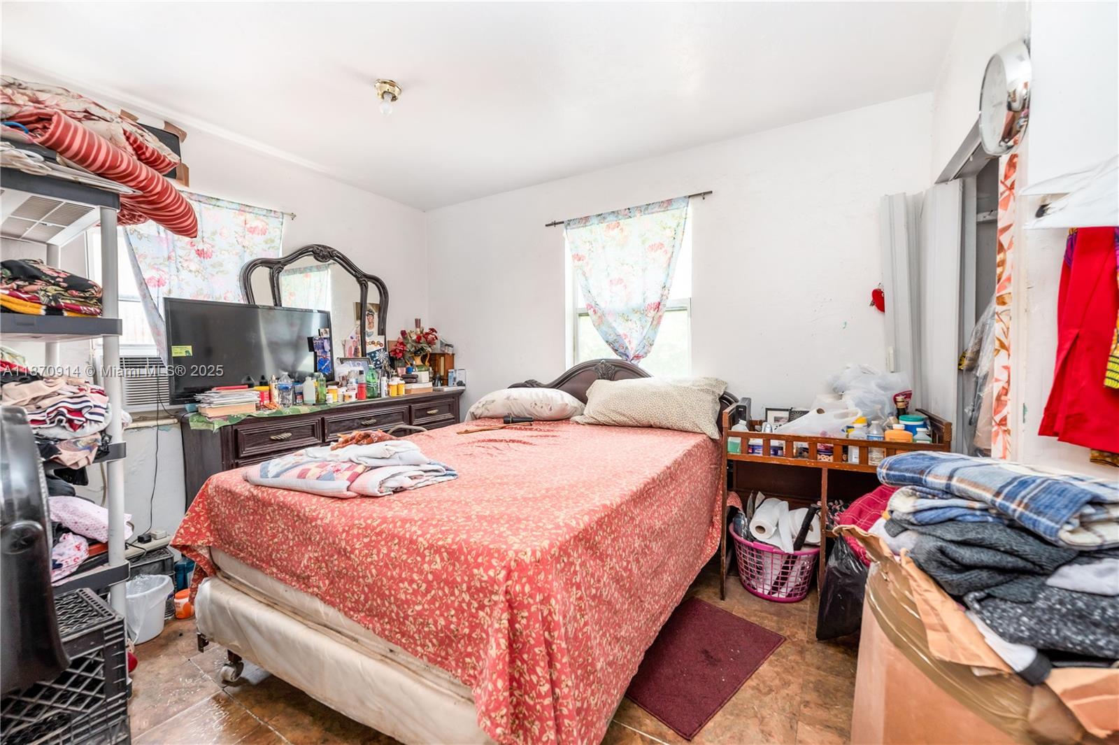 See details / 2318 sq. ft. $ 2025-09-02 0 Photo