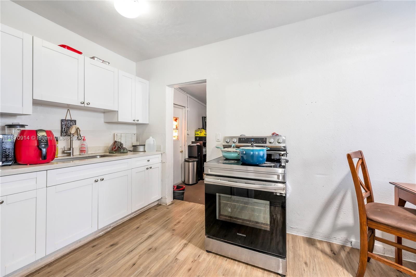 See details / 2318 sq. ft. $ 2025-09-02 0 Photo