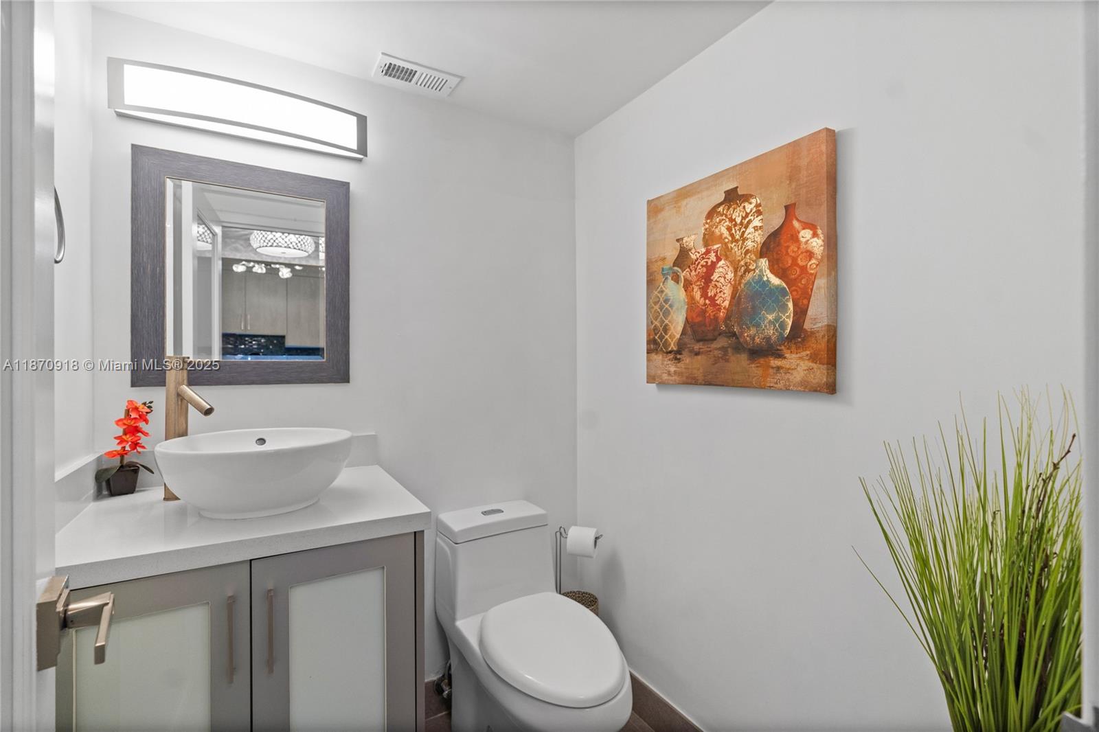 Photo of 3725 Ocean Dr  #311, Hollywood, Florida, 33019 - 