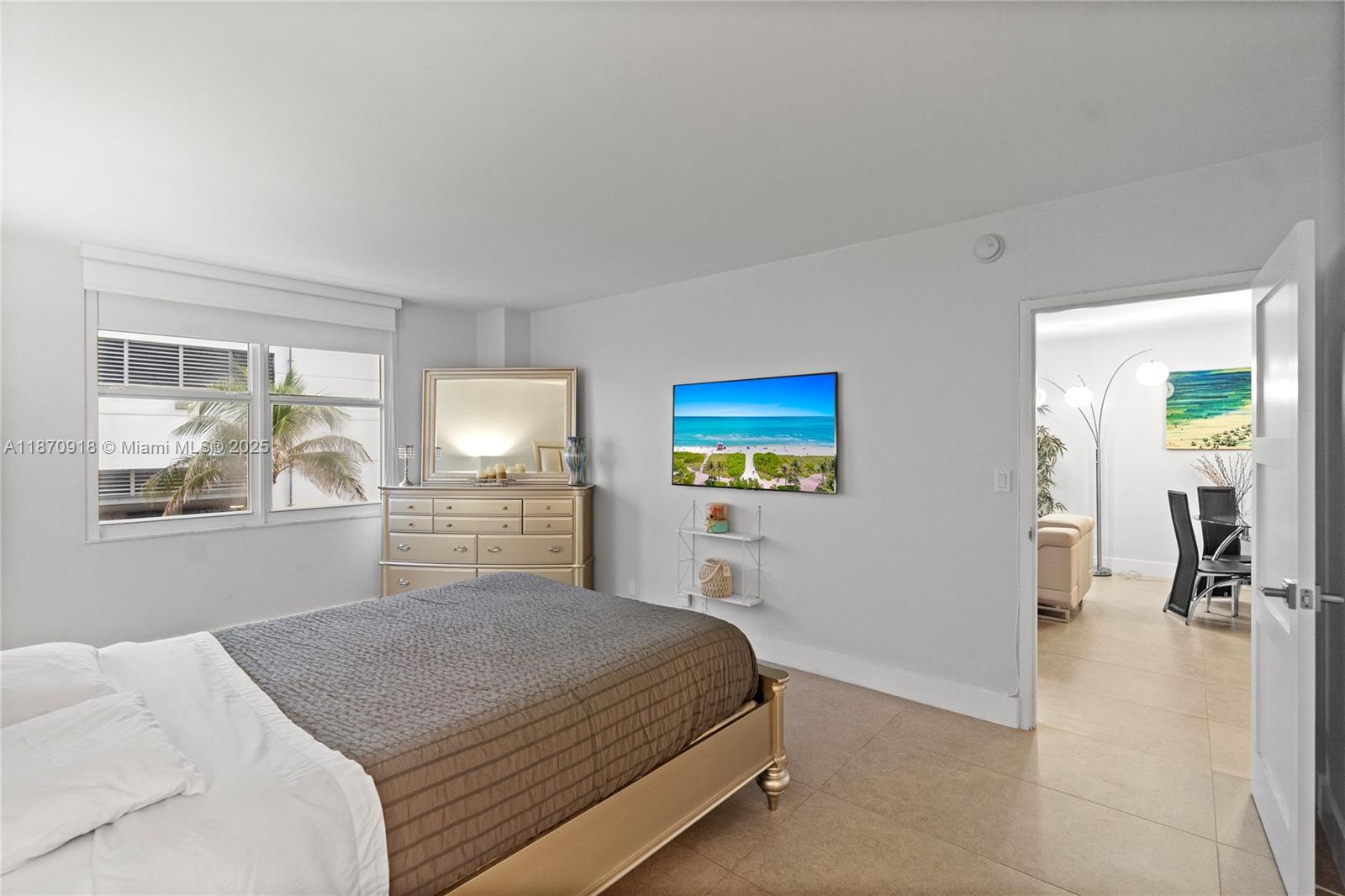 Photo of 3725 Ocean Dr  #311, Hollywood, Florida, 33019 - 