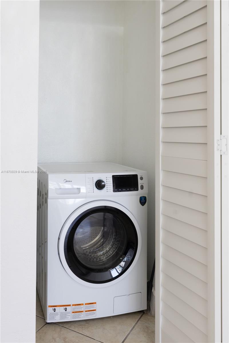 Photo of 3725 Ocean Dr  #1116, Hollywood, Florida, 33019 - 