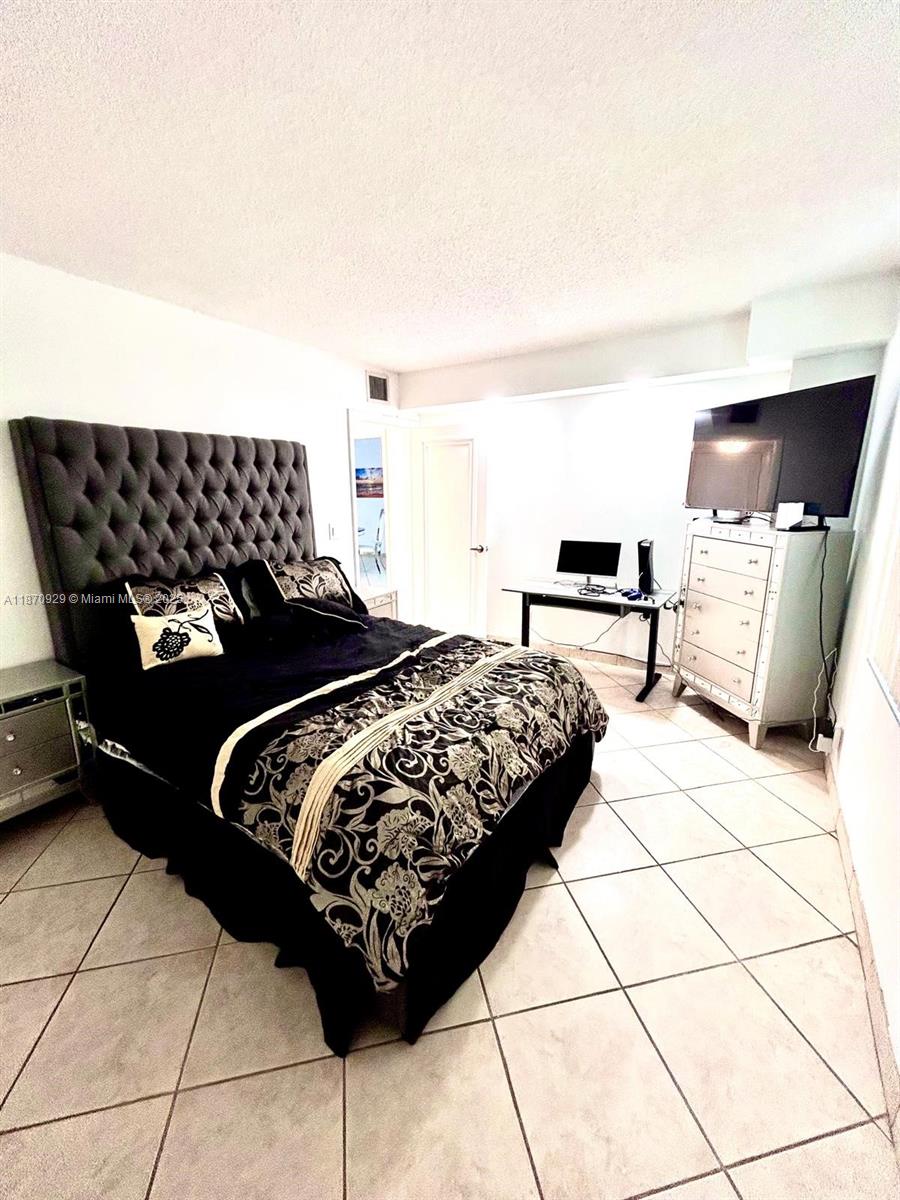 Photo of 3725 Ocean Dr #1116, Hollywood, Florida, 33019 -