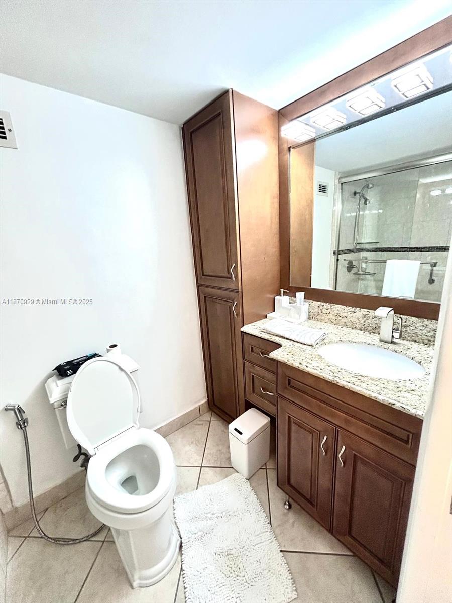 Photo of 3725 Ocean Dr  #1116, Hollywood, Florida, 33019 - 