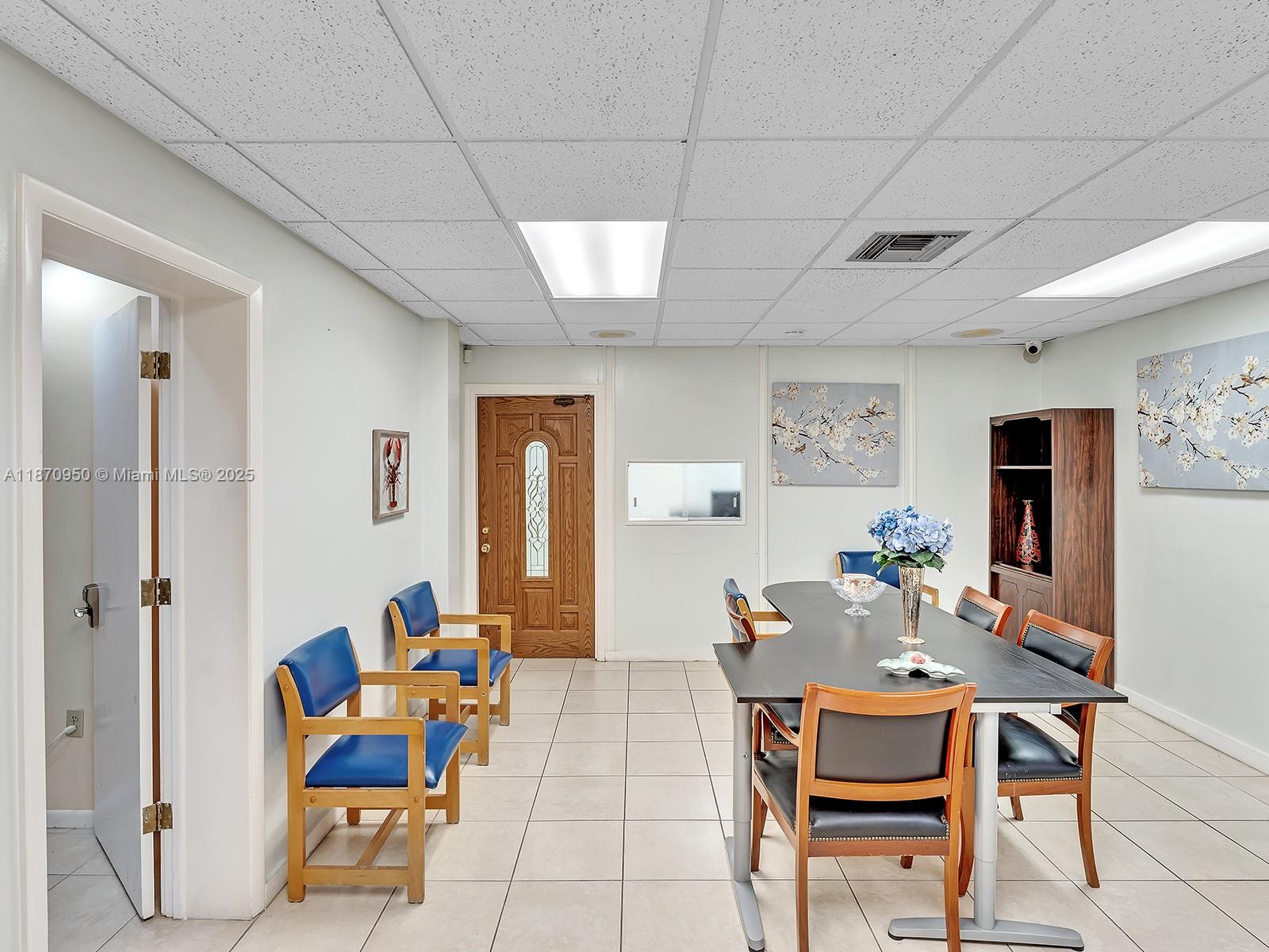 See details 313-317 / sq. ft. $ 2025-09-02 0 Photo