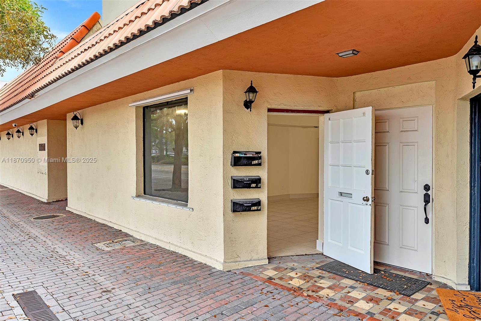 See details 313-317 / sq. ft. $ 2025-09-02 0 Photo