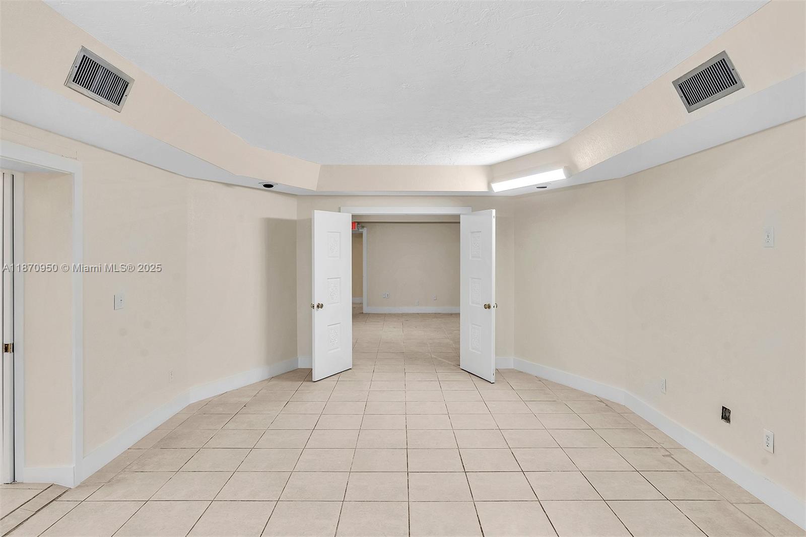 See details 313-317 / sq. ft. $ 2025-09-02 0 Photo