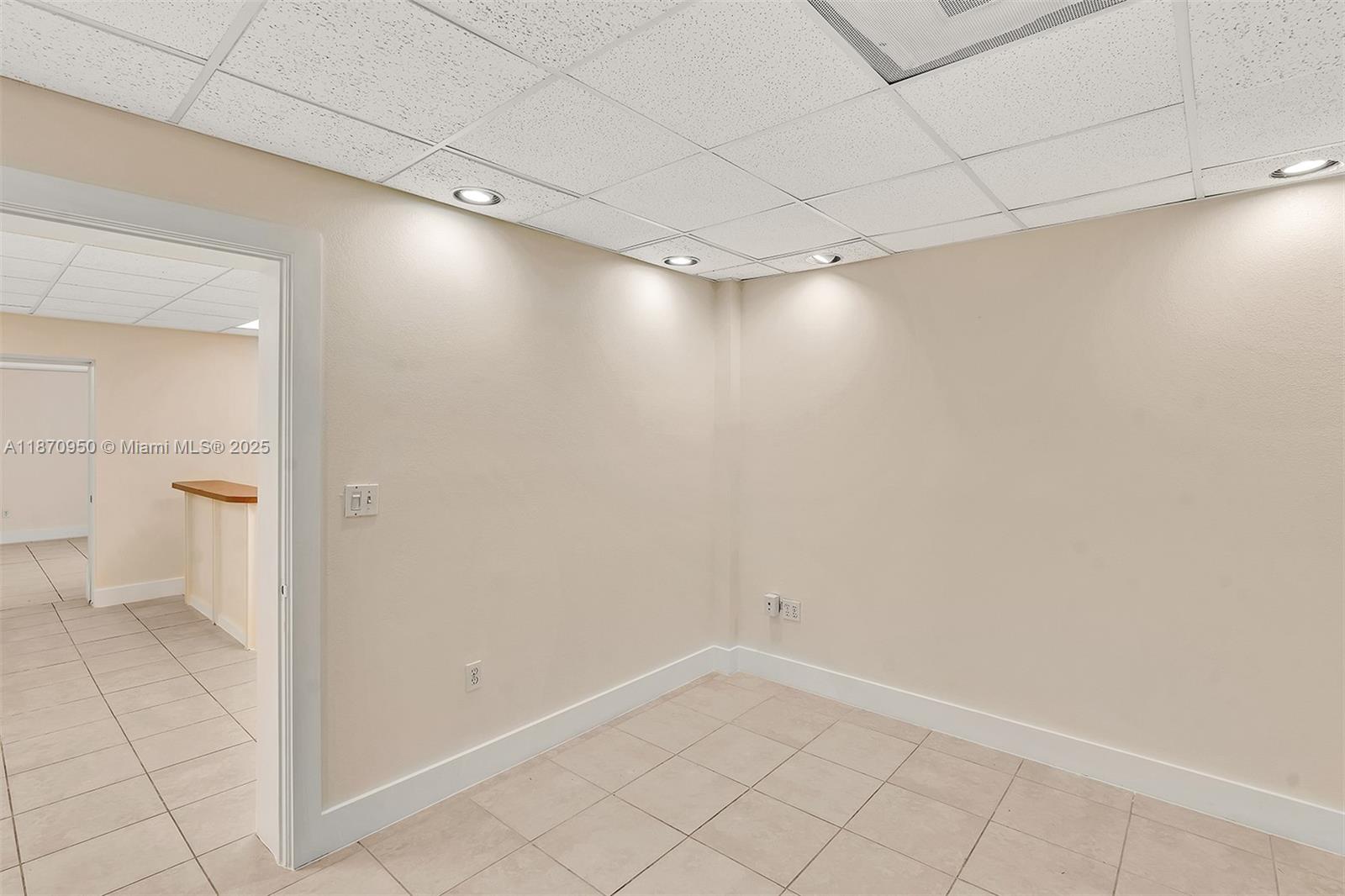 See details 313-317 / sq. ft. $ 2025-09-02 0 Photo
