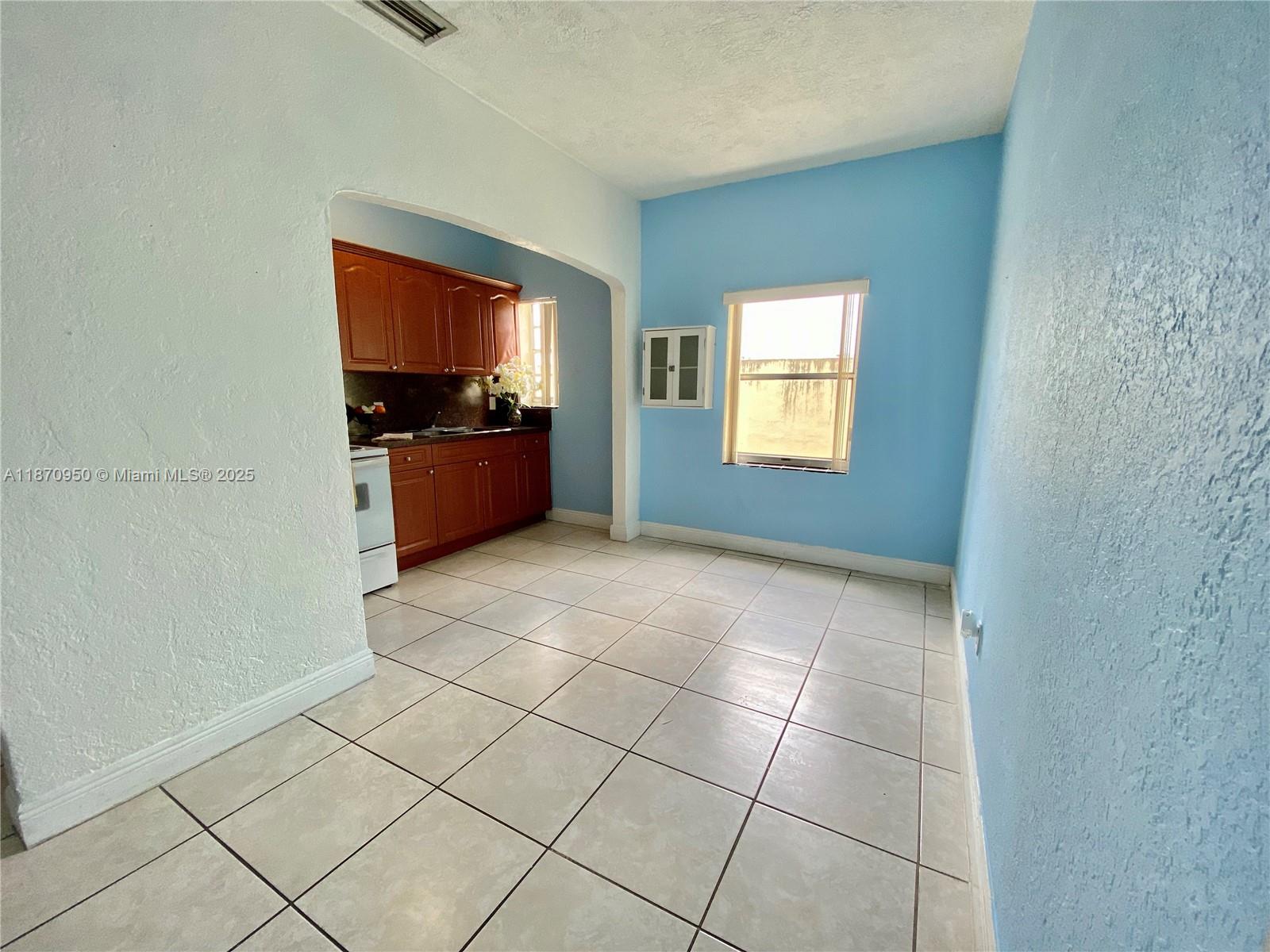 See details 313-317 / sq. ft. $ 2025-09-02 0 Photo