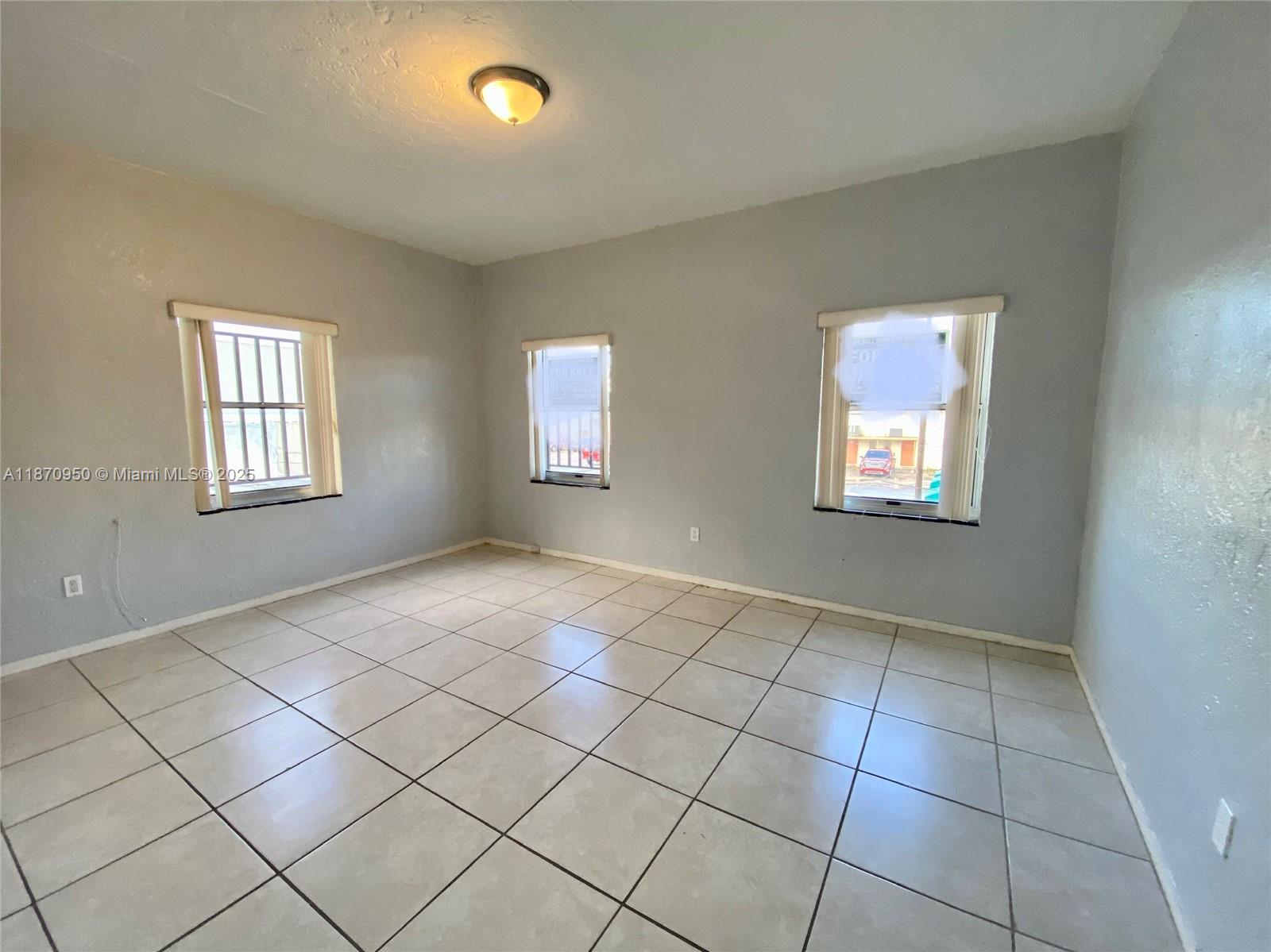 See details 313-317 / sq. ft. $ 2025-09-02 0 Photo