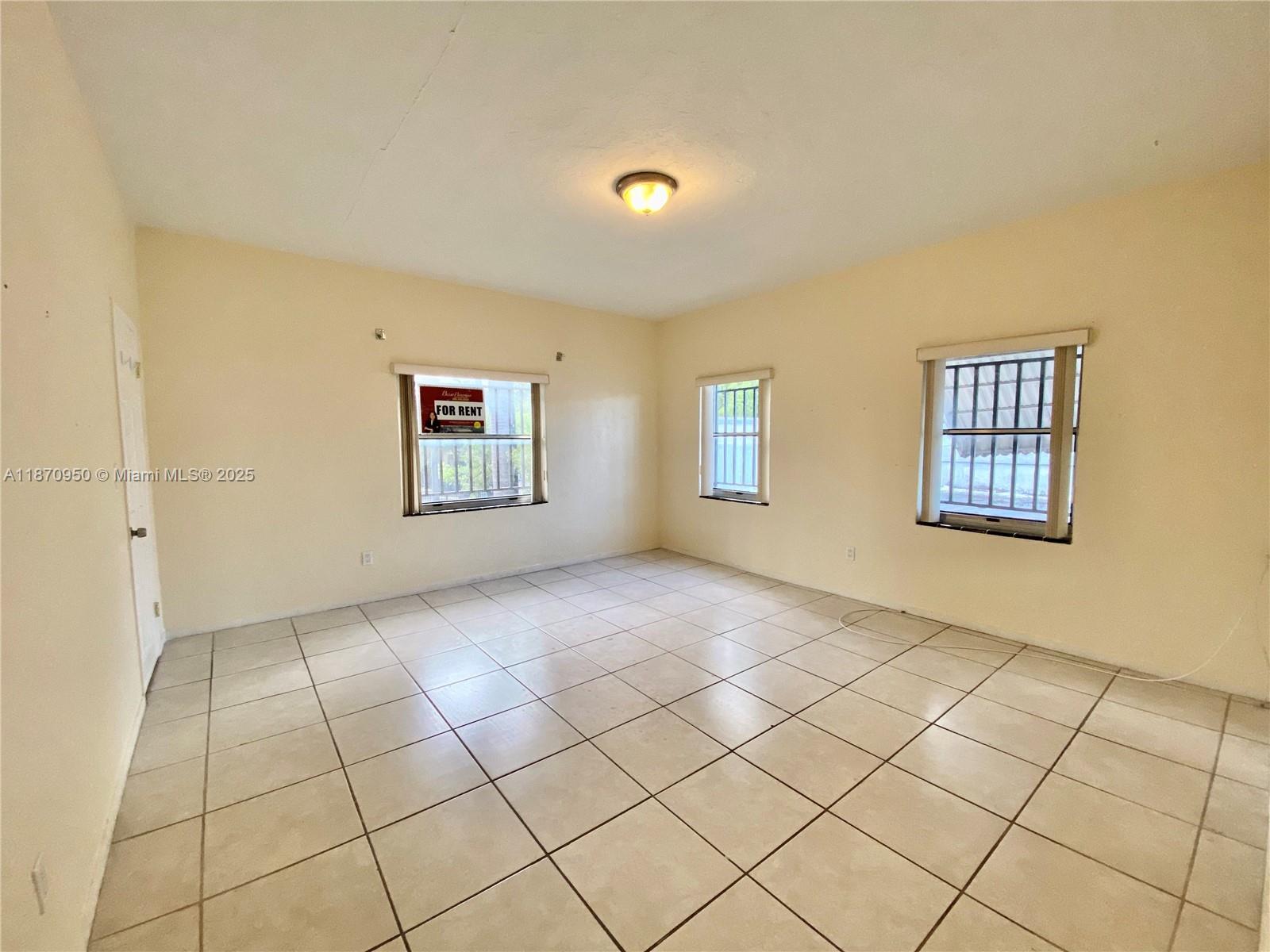 See details 313-317 / sq. ft. $ 2025-09-02 0 Photo