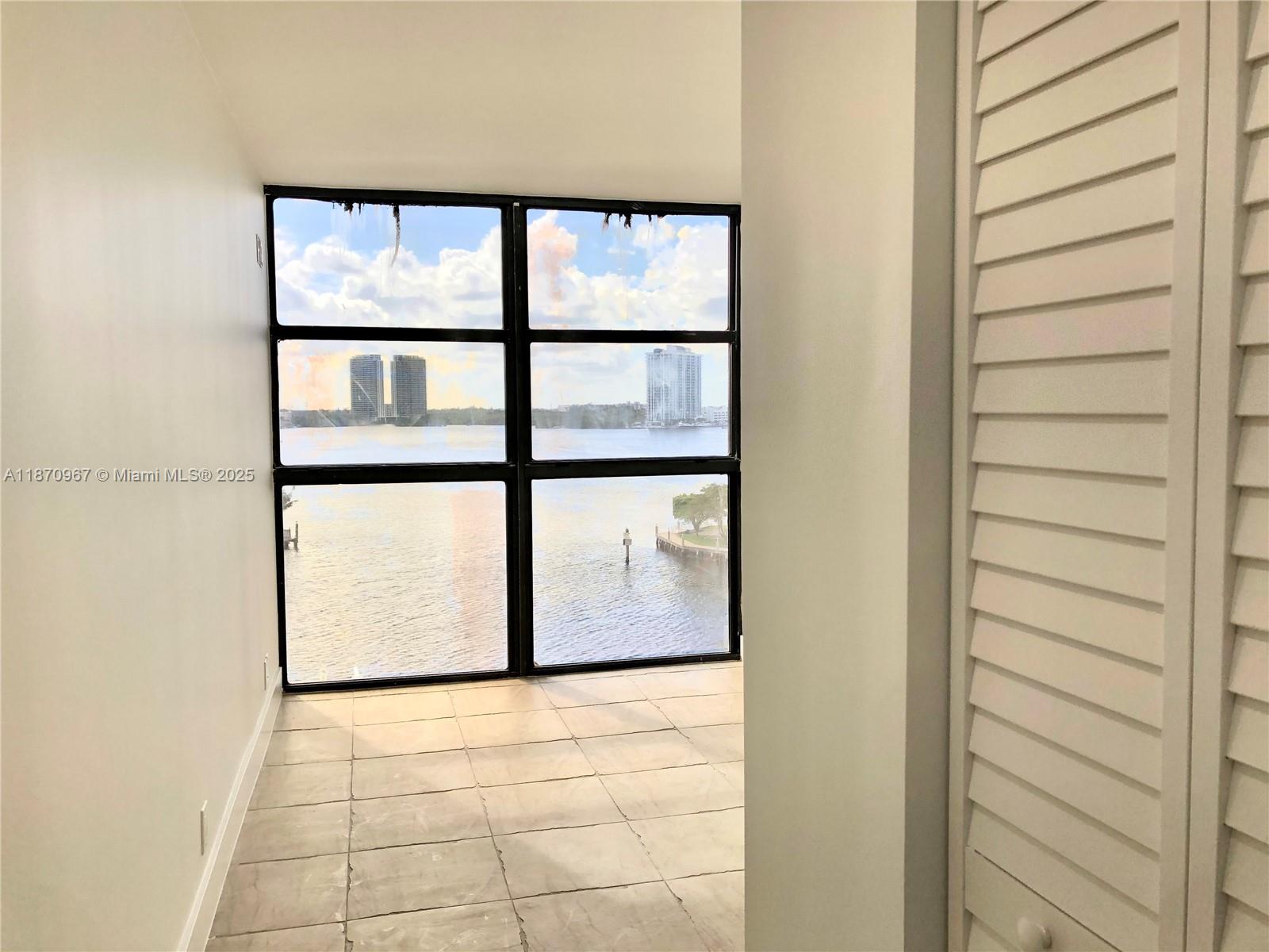 712 2 / 2 1350 sq. ft. $ 2025-09-15 0 Photo
