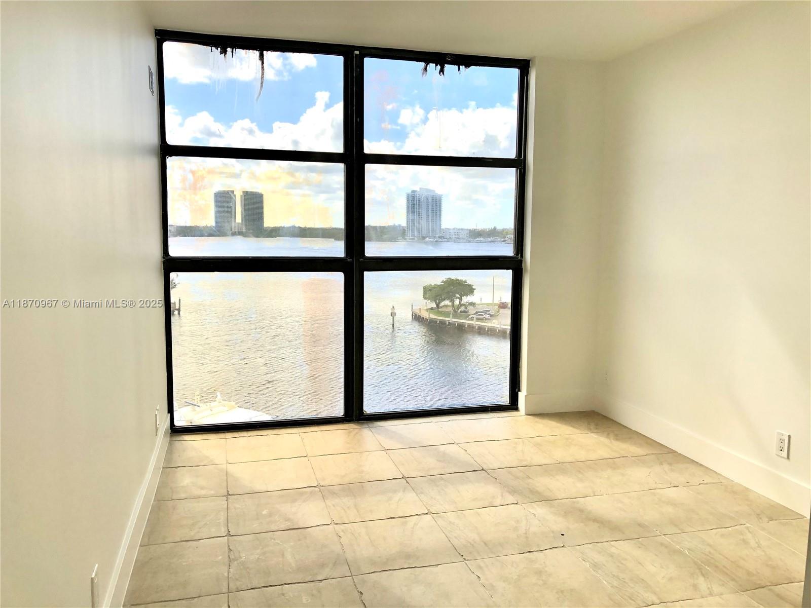 712 2 / 2 1350 sq. ft. $ 2025-09-15 0 Photo