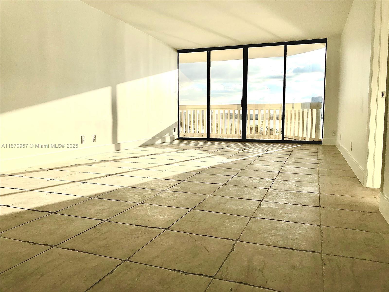 712 2 / 2 1350 sq. ft. $ 2025-09-15 0 Photo