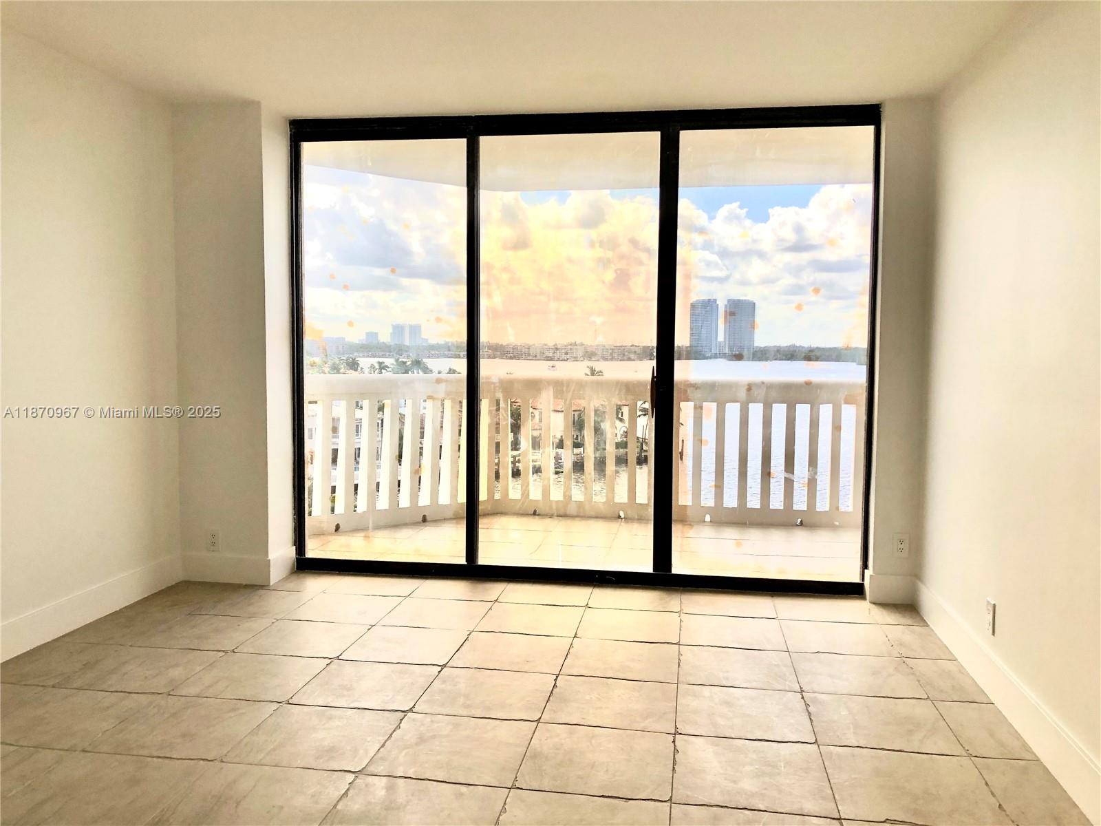 712 2 / 2 1350 sq. ft. $ 2025-09-15 0 Photo