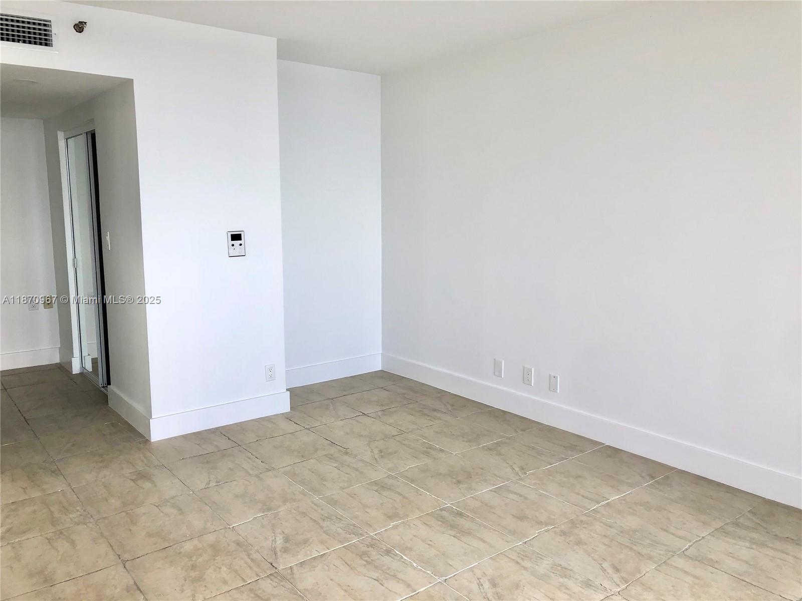 712 2 / 2 1350 sq. ft. $ 2025-09-15 0 Photo