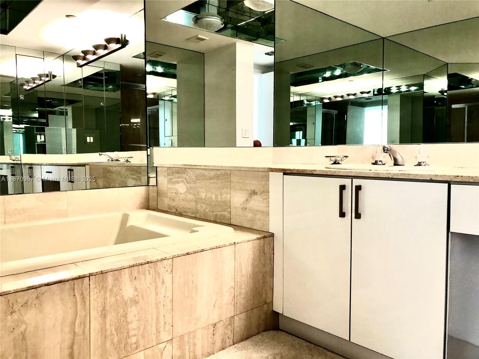 712 2 / 2 1350 sq. ft. $ 2025-09-15 0 Photo