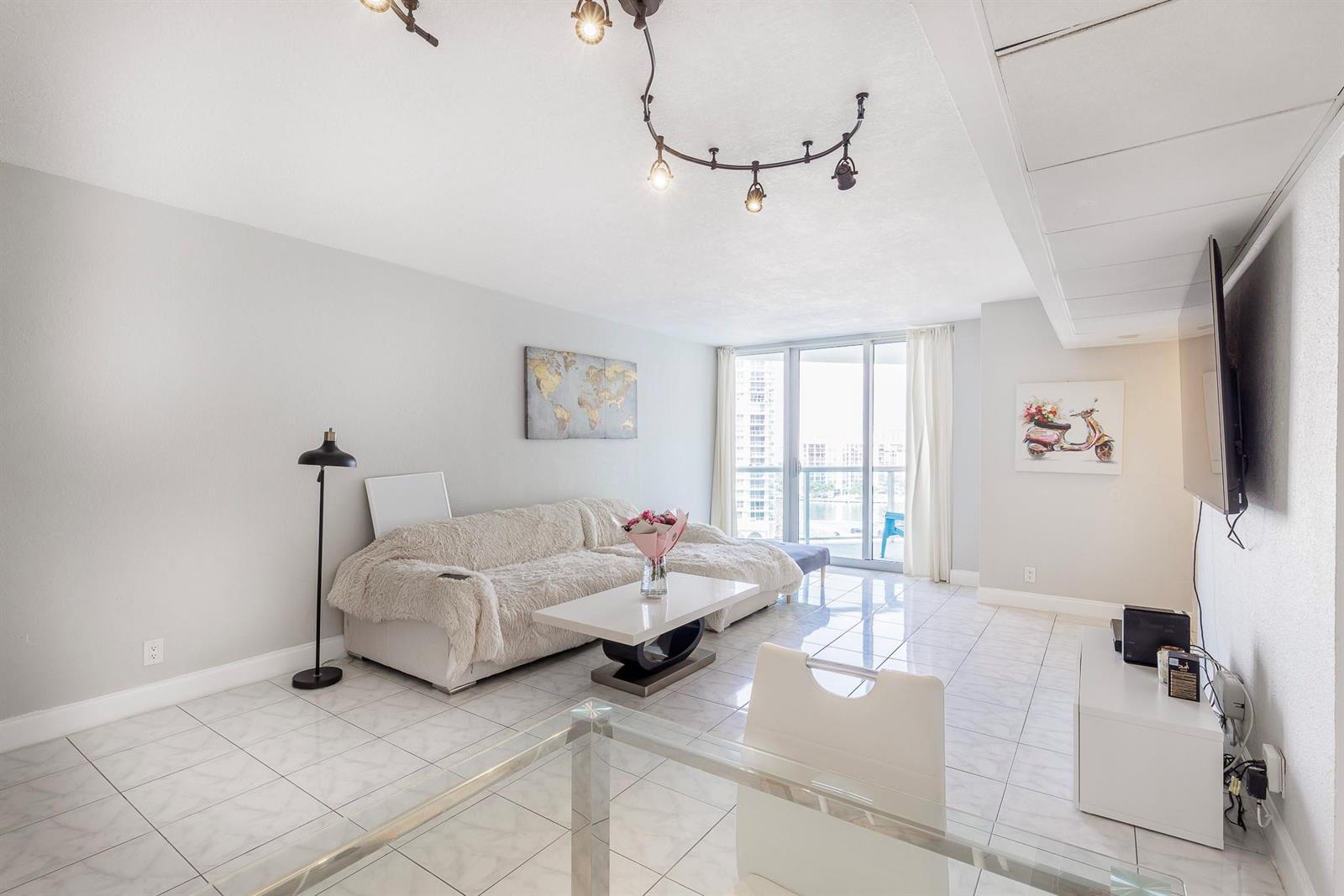 Photo of 3801 Ocean #10S, Hollywood, Florida, 33019 - Photo 3