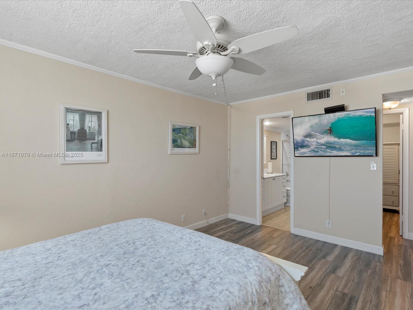 Photo of 437 Golden Isles Dr  #9H, Hallandale Beach, Florida, 33009 - 