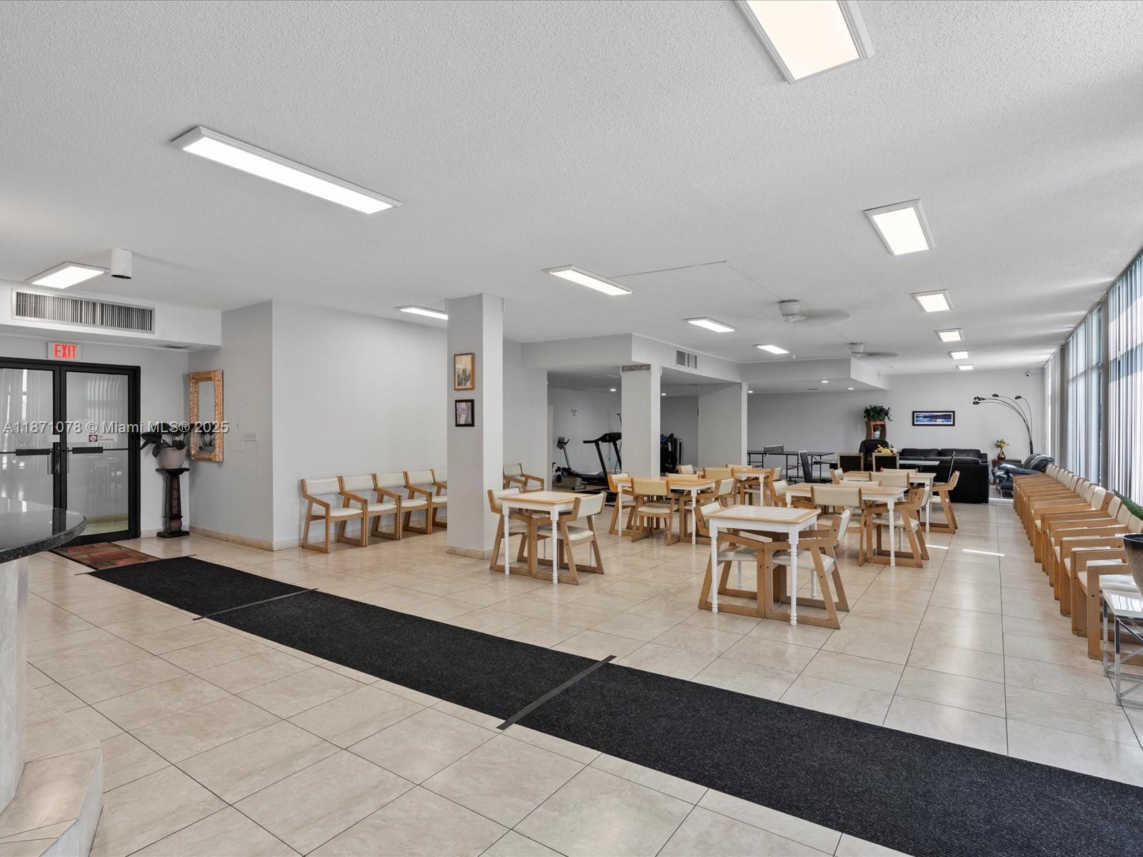 Photo of 437 Golden Isles Dr  #9H, Hallandale Beach, Florida, 33009 - Entertainment room