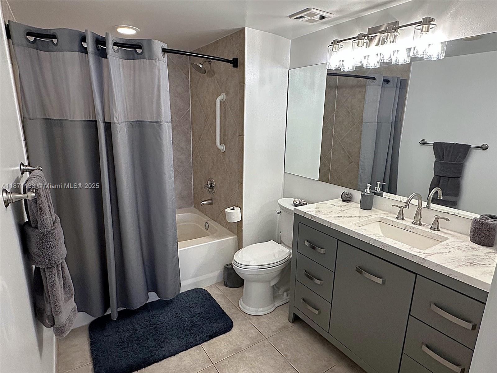 Photo of 2080 OCEAN DRIVE  #LPH06, Hallandale Beach, Florida, 33009 - Upgraded bathroom