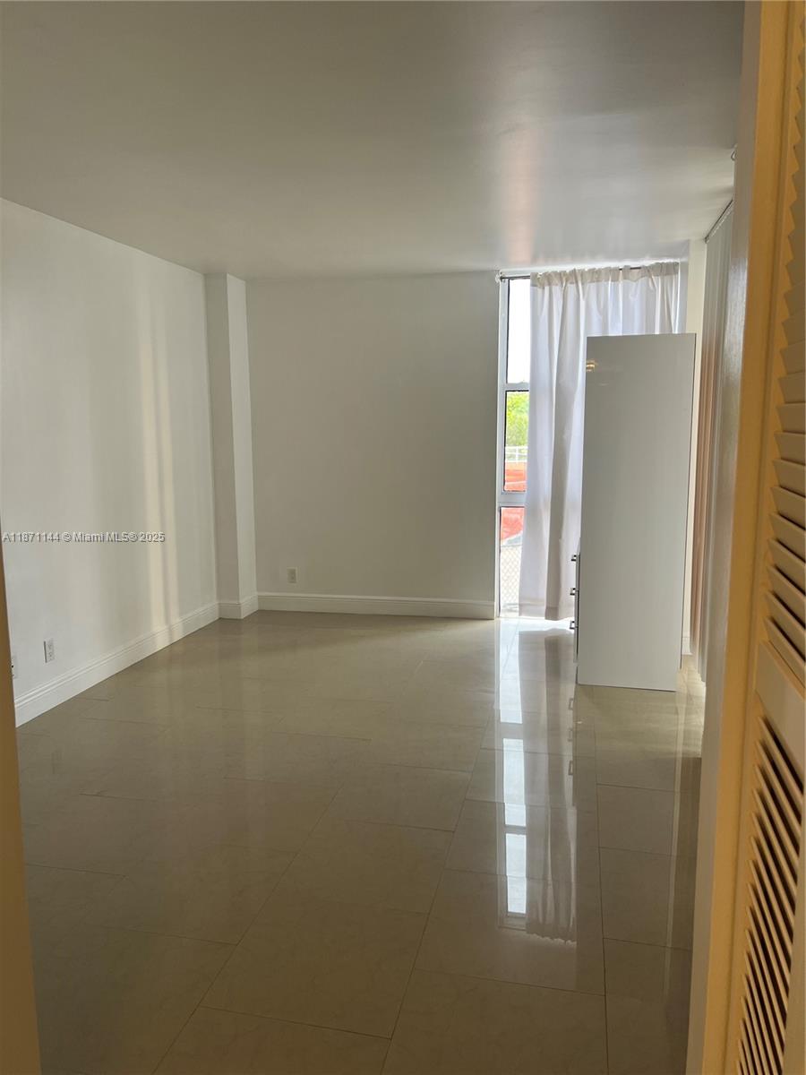 Photo of 20335 Country Club Dr  #302, Aventura, Florida, 33180 - 