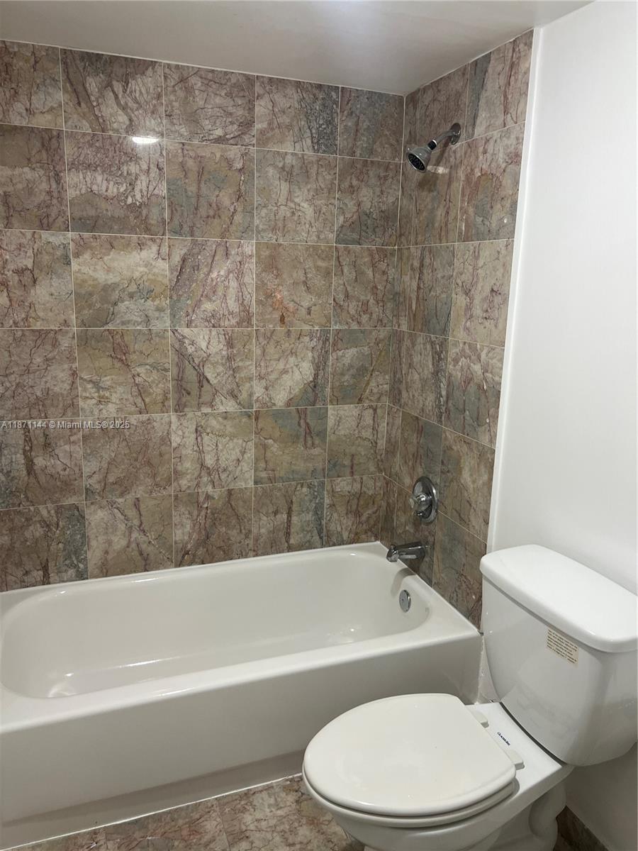 Photo of 20335 Country Club Dr  #302, Aventura, Florida, 33180 - 