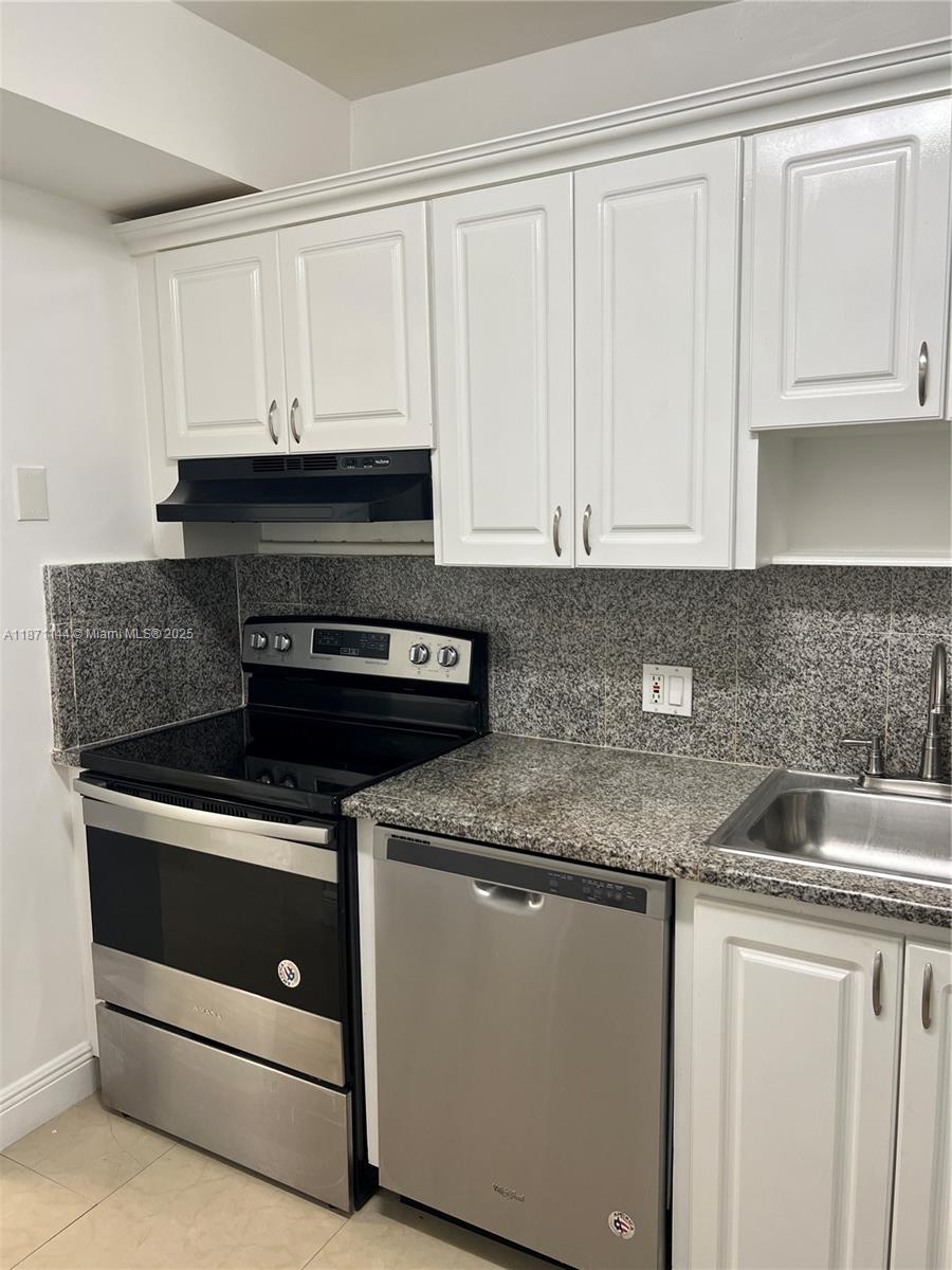 Photo of 20335 Country Club Dr #302, Aventura, Florida, 33180 -
