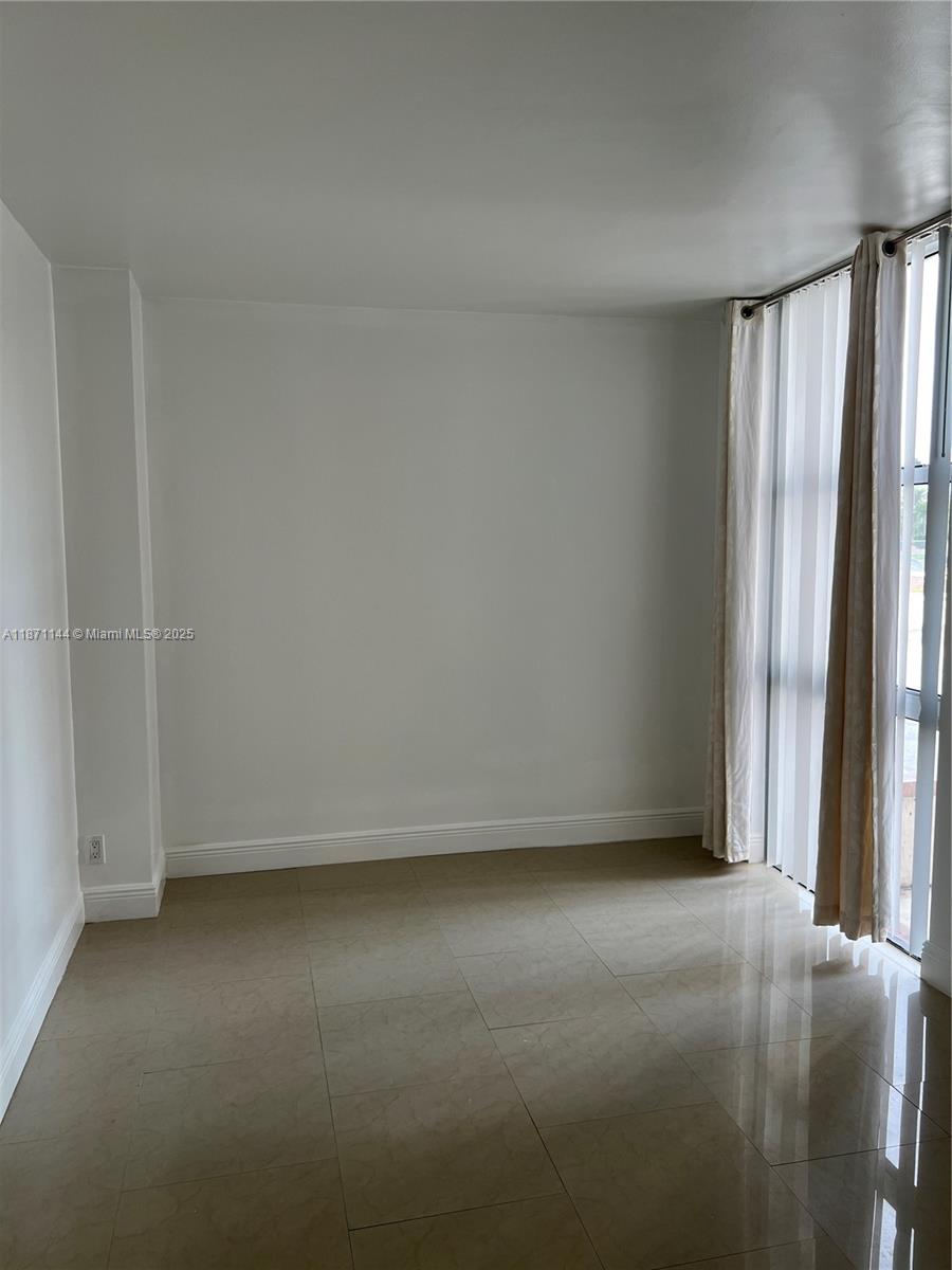 Photo of 20335 Country Club Dr  #302, Aventura, Florida, 33180 - 