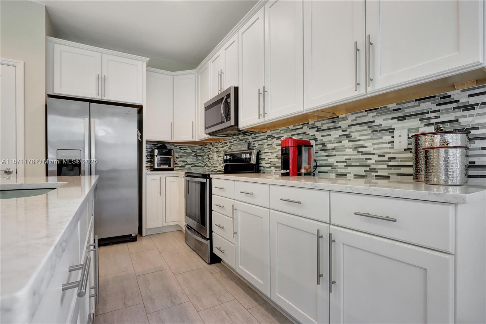 See details 4 / 3 2423 sq. ft. $ 2025-09-03 0 Photo