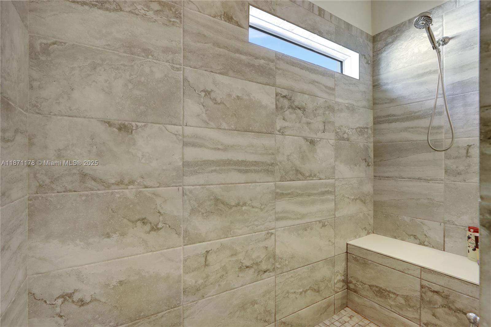 See details 4 / 3 2423 sq. ft. $ 2025-09-03 0 Photo