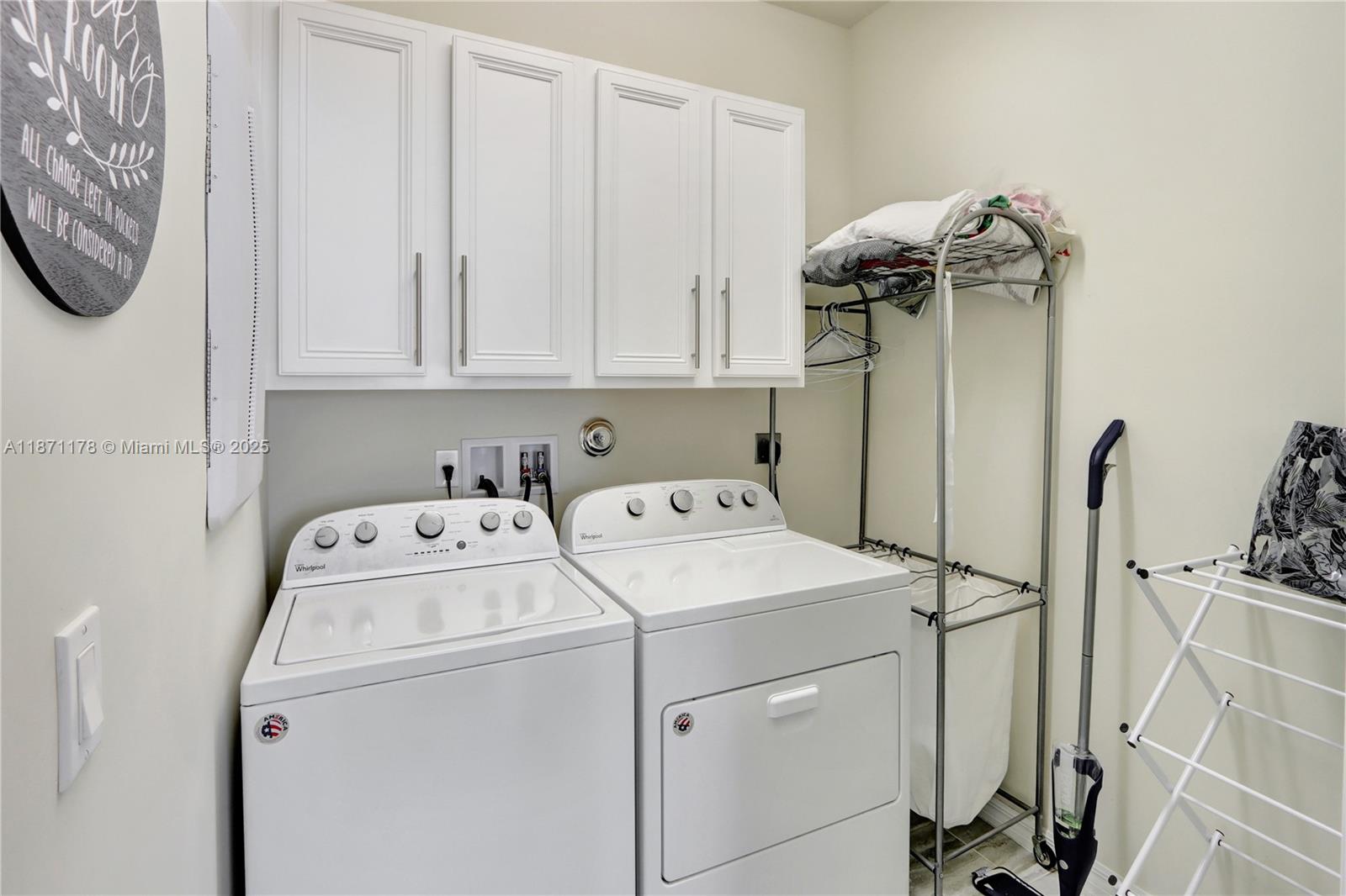 See details 4 / 3 2423 sq. ft. $ 2025-09-03 0 Photo