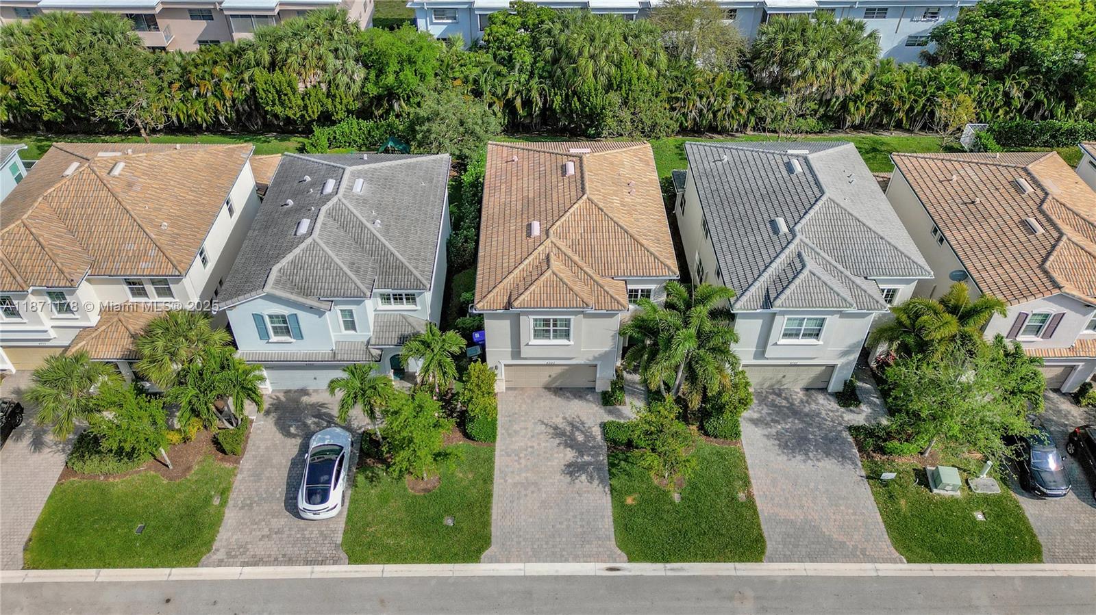 See details 4 / 3 2423 sq. ft. $ 2025-09-03 0 Photo