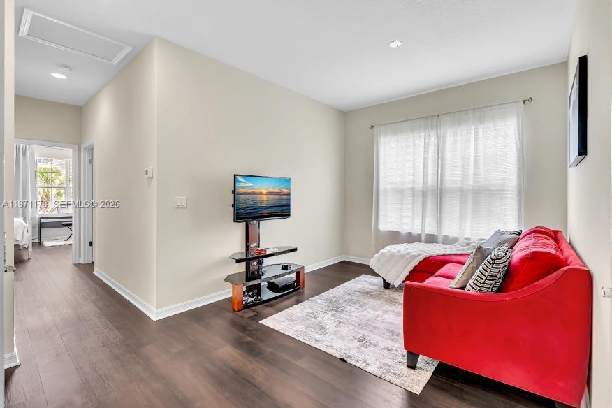 4353 4 / 3 2423 sq. ft. $ 2026-06-11 0 foto