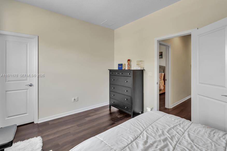 4353 4 / 3 2423 sq. ft. $ 2026-06-11 0 foto