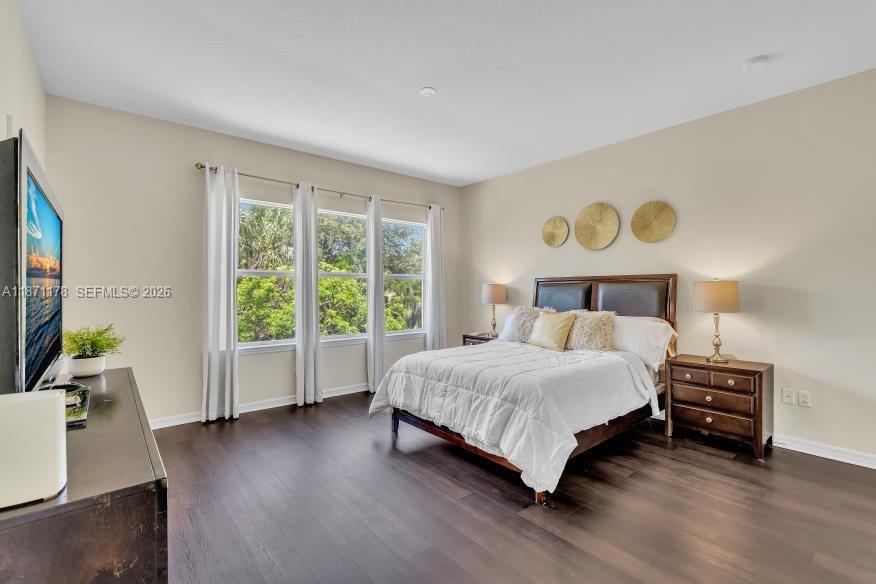 4353 4 / 3 2423 sq. ft. $ 2026-06-11 0 foto