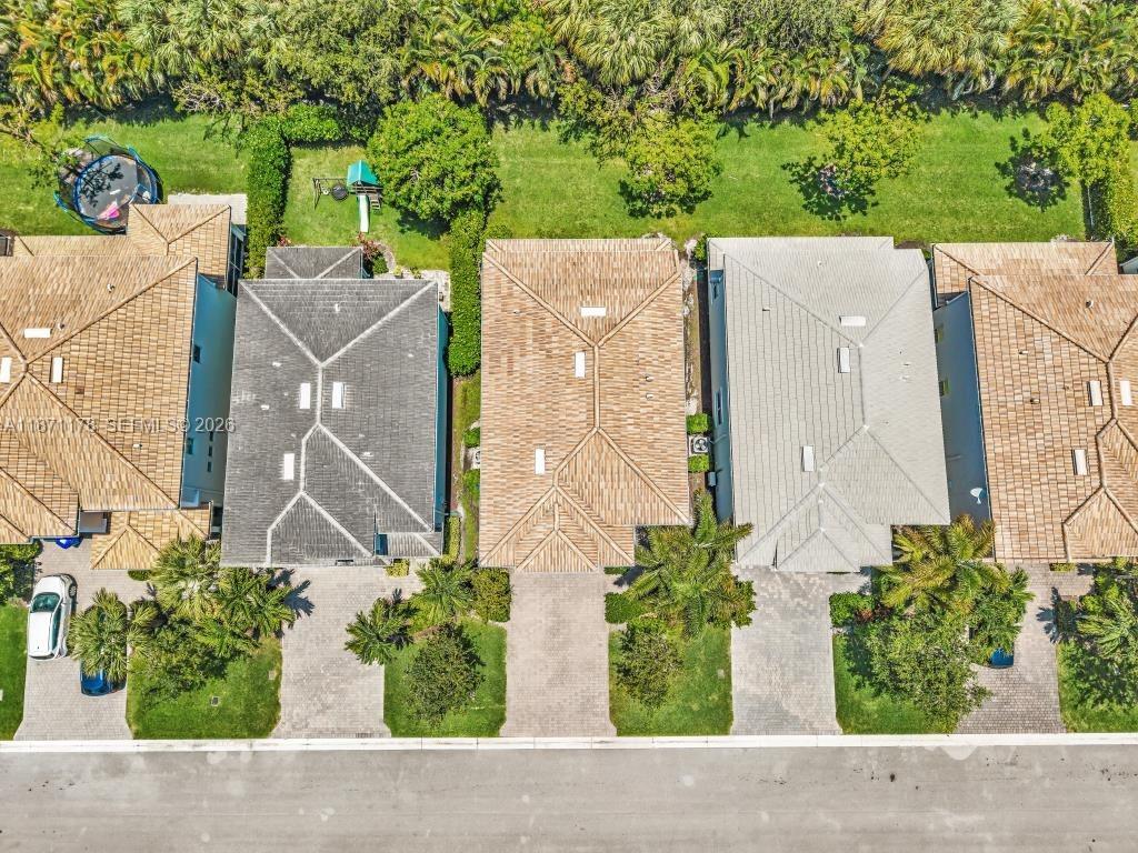 4353 4 / 3 2423 sq. ft. $ 2026-06-11 0 foto
