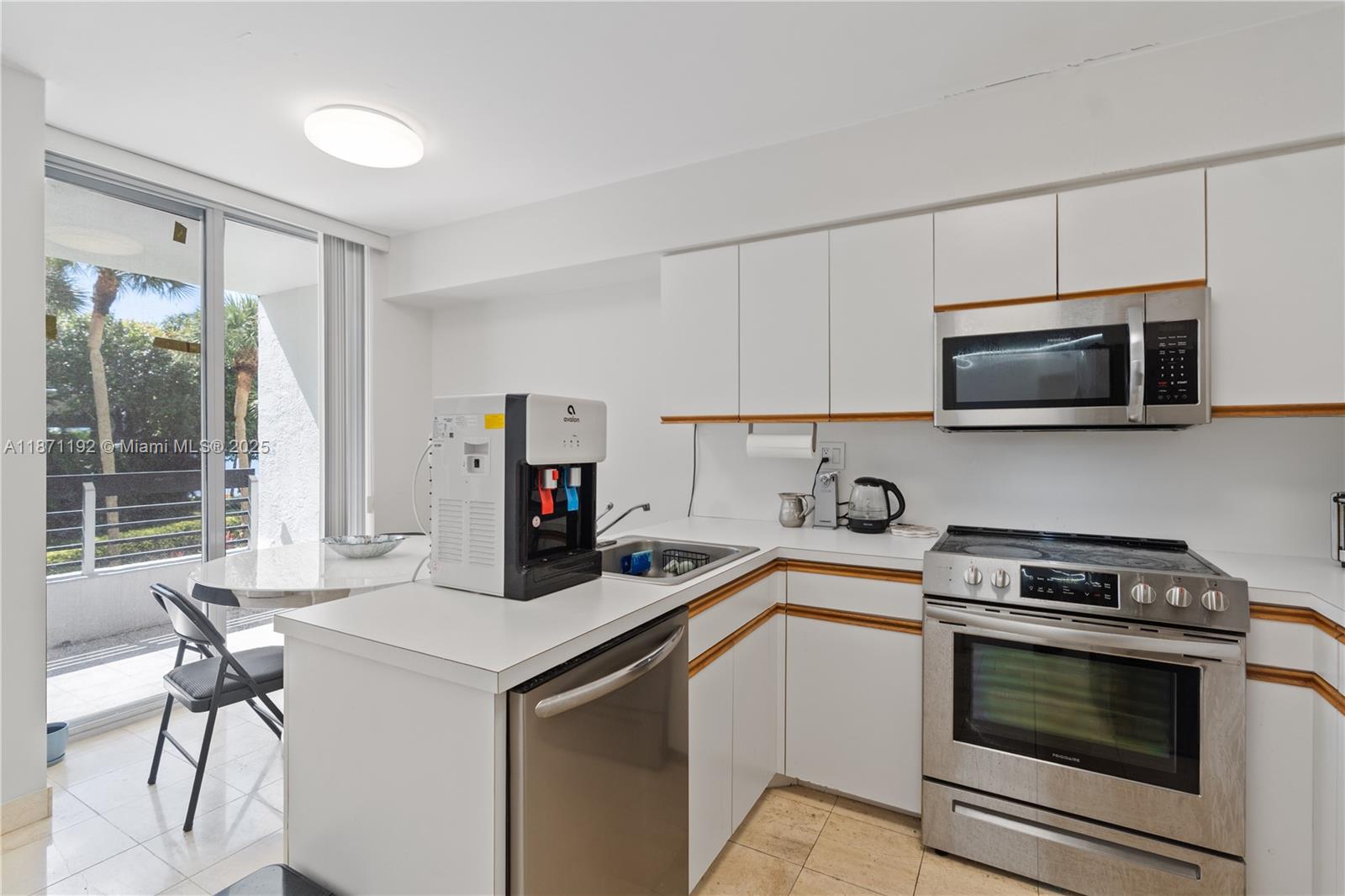 Photo of 3600 Mystic Pointe Dr  #215, Aventura, Florida, 33180 - 