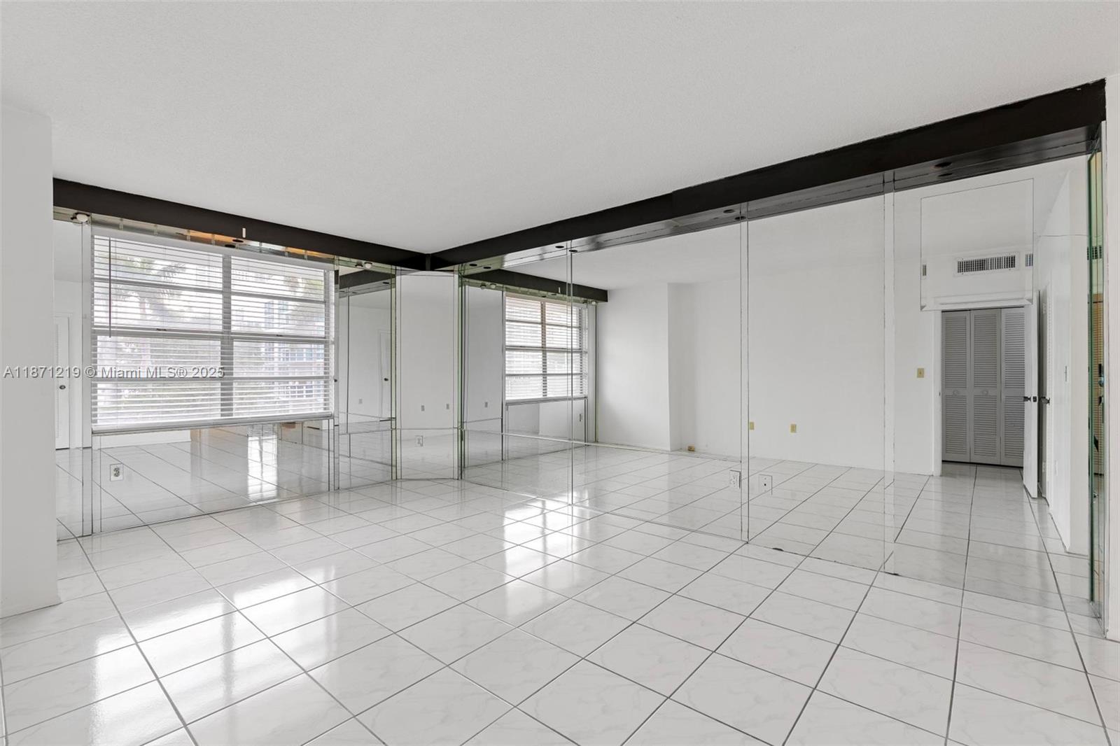 MS 2 / 2 1275 sq. ft. $ 2025-09-27 0 Photo