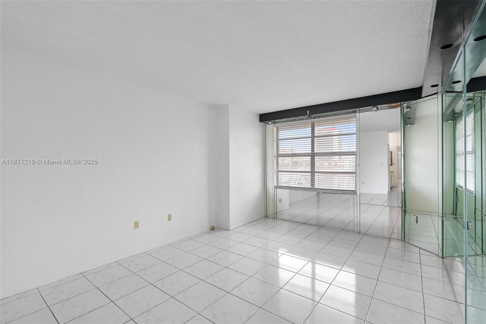 MS 2 / 2 1275 sq. ft. $ 2025-09-27 0 Photo
