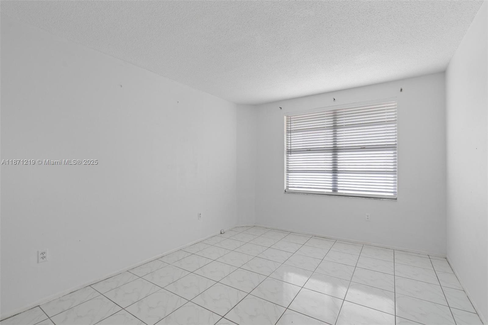 MS 2 / 2 1275 sq. ft. $ 2025-09-27 0 Photo
