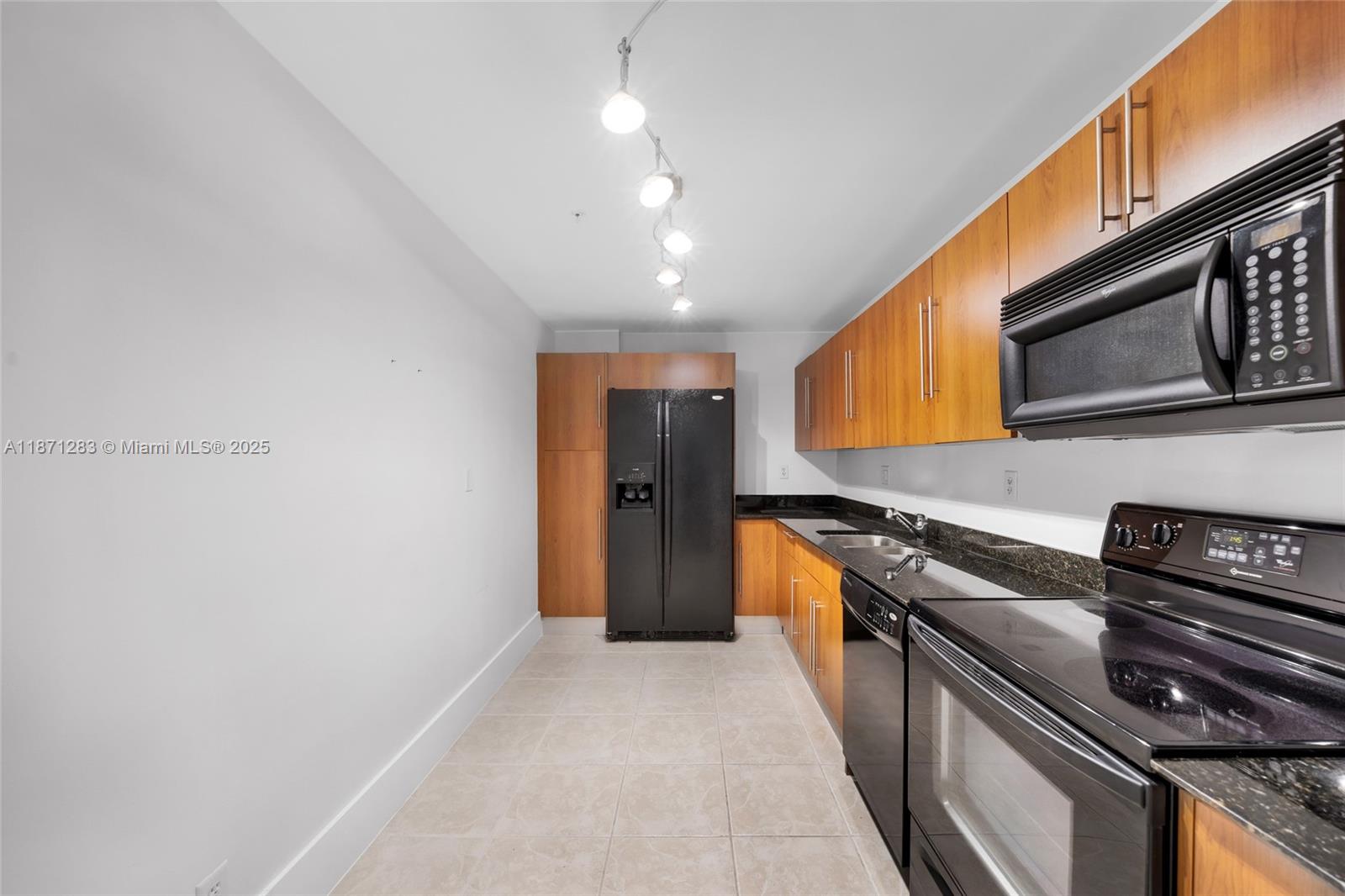 Photo of 3000 Ocean Dr  #814, Hollywood, Florida, 33019 - 