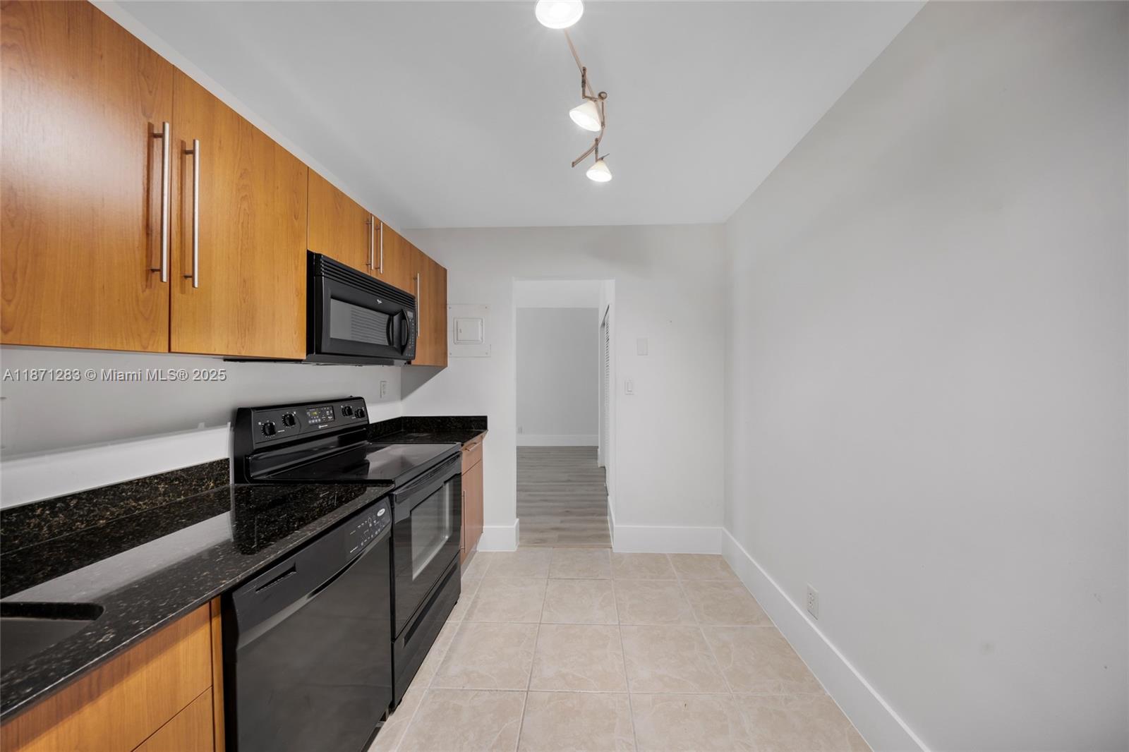 Photo of 3000 Ocean Dr  #814, Hollywood, Florida, 33019 - 