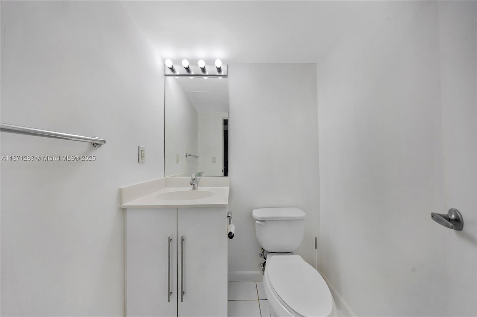 Photo of 3000 Ocean Dr  #814, Hollywood, Florida, 33019 - 