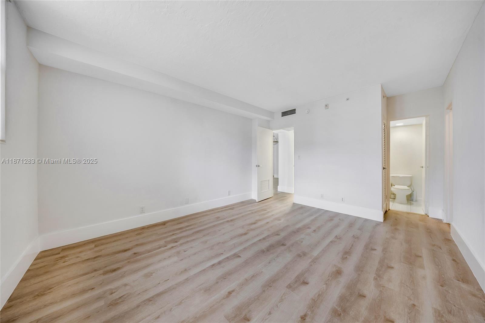 Photo of 3000 Ocean Dr  #814, Hollywood, Florida, 33019 - 