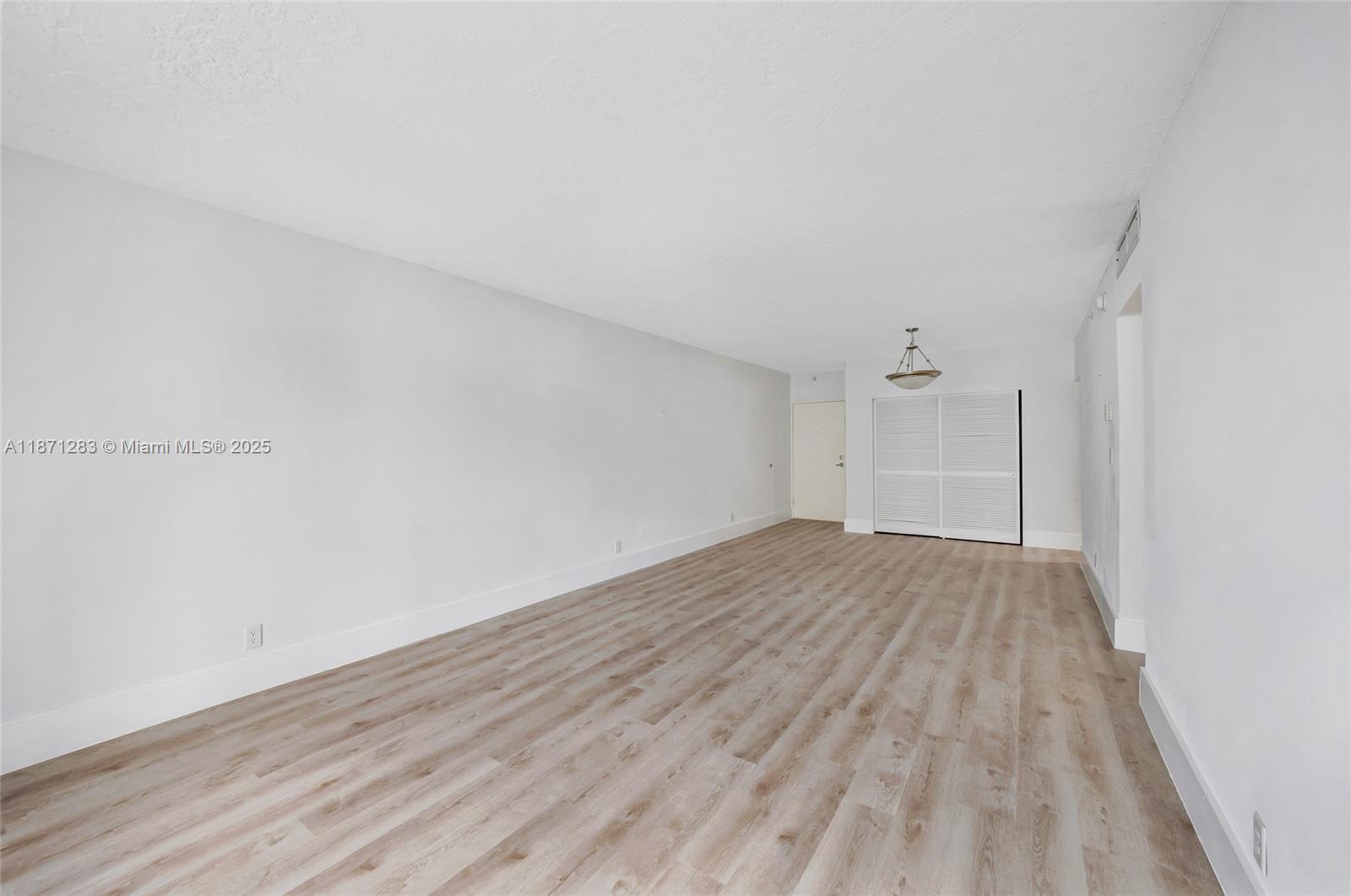 Photo of 3000 Ocean Dr  #814, Hollywood, Florida, 33019 - 