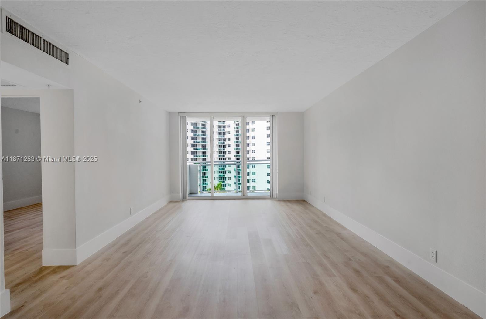 Photo of 3000 Ocean Dr  #814, Hollywood, Florida, 33019 - 