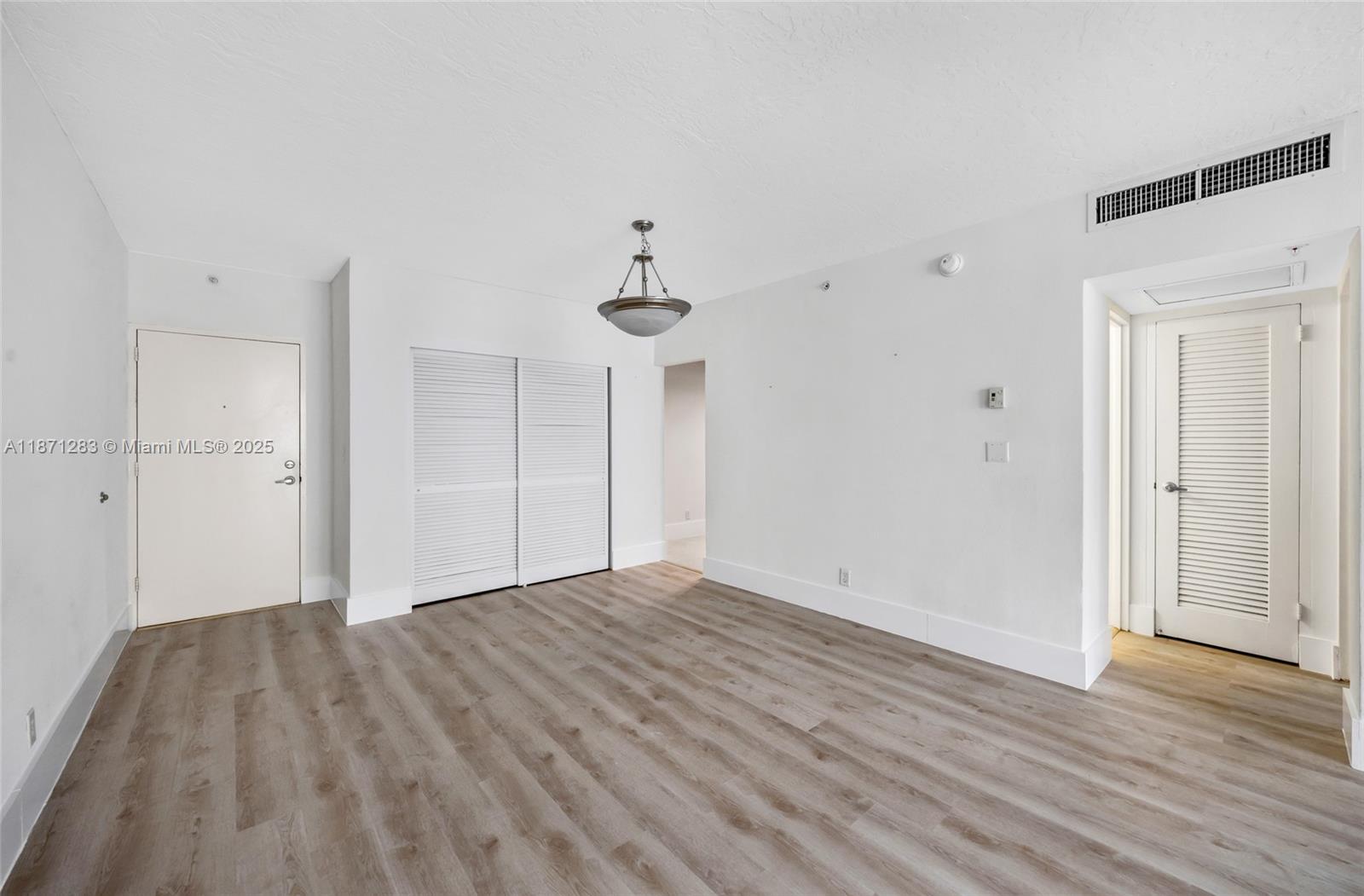 Photo of 3000 Ocean Dr  #814, Hollywood, Florida, 33019 - 